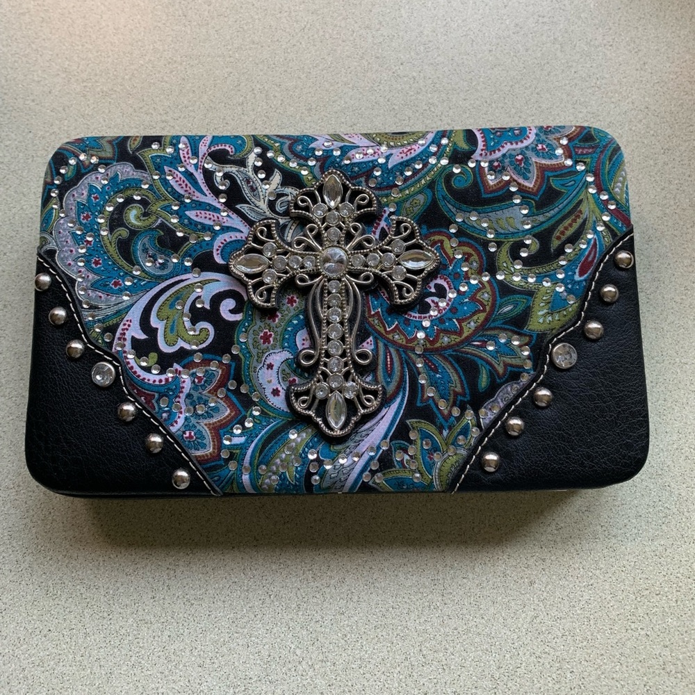 Clutch wallet